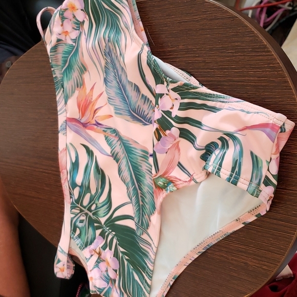 IFFEI Ruffled Off the Shouldet Bikini Top & Strappy Tropical Print Bikini Set M - Picture 5 of 11